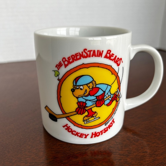 Vintage Berenstain Bears Mug "Hockey Hotshot" 1984 - Picture 2 of 10
